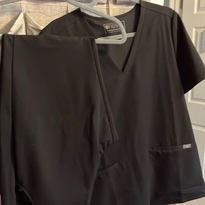 Figs scrub set. Xl top, xl petite jogger bottoms